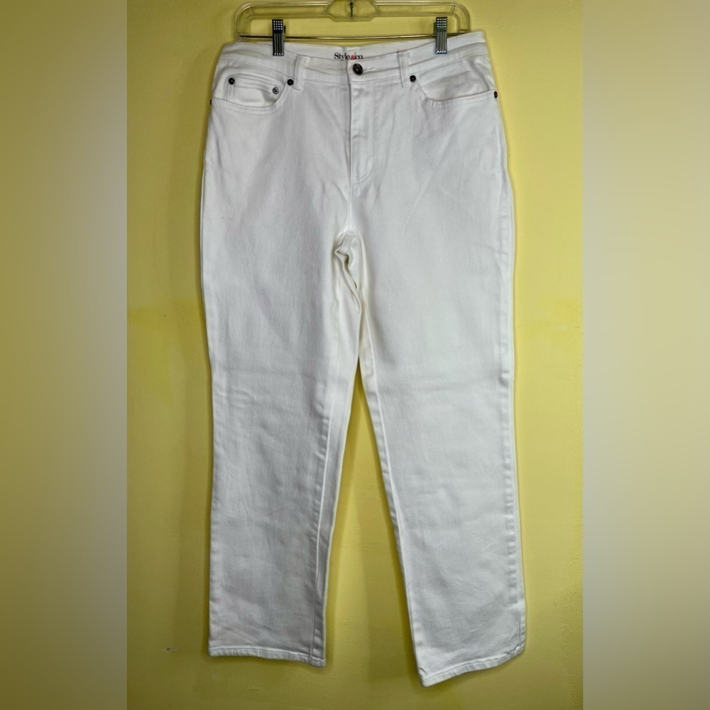 Style & Co White Easy Style Jeans Size 8